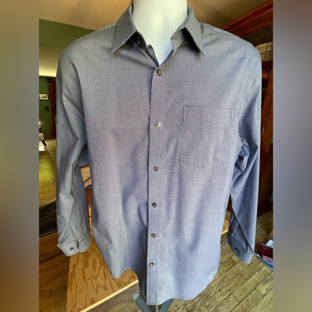 Banana Republic Men’s Slim Fit Non Iron Casual Button Down Dress Shirt